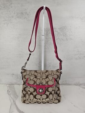 Coach Signature C Swing Pack Fuschia Crossbody